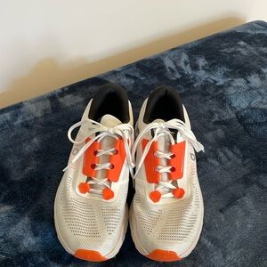 Women’s On Cloudstratus 3 sneakers